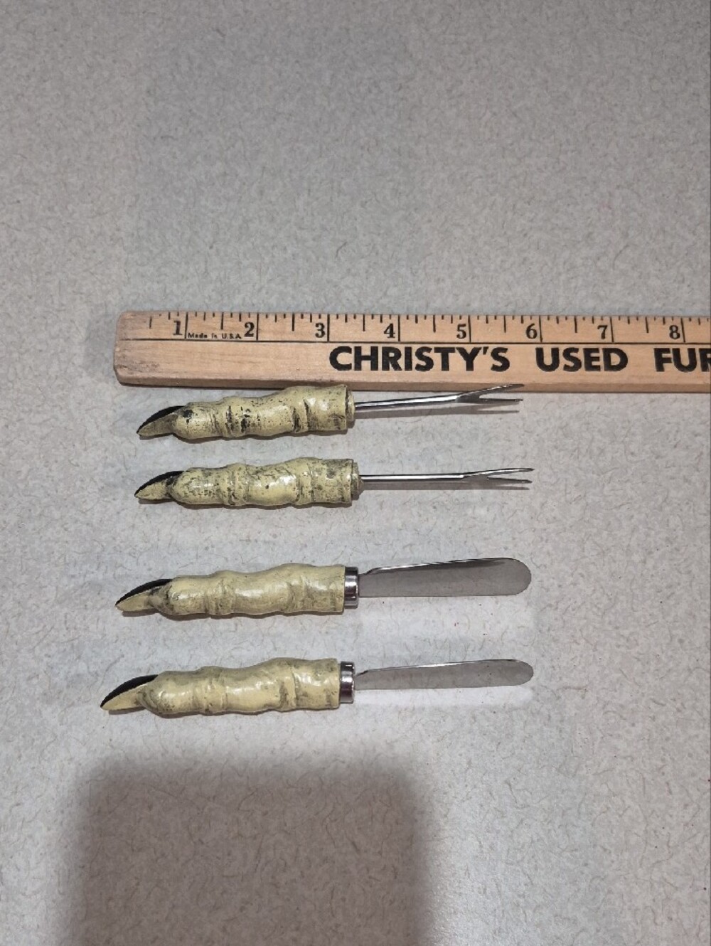 Set of 4 Cheese Spreaders and Picks with Cream Bamboo-Style Handles - Picture 2 of 2